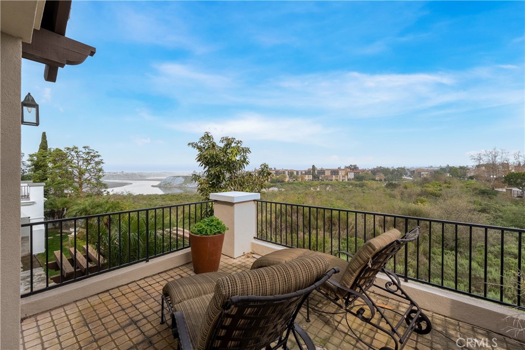1441 High Bluff