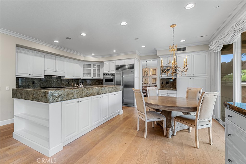 1441 High Bluff