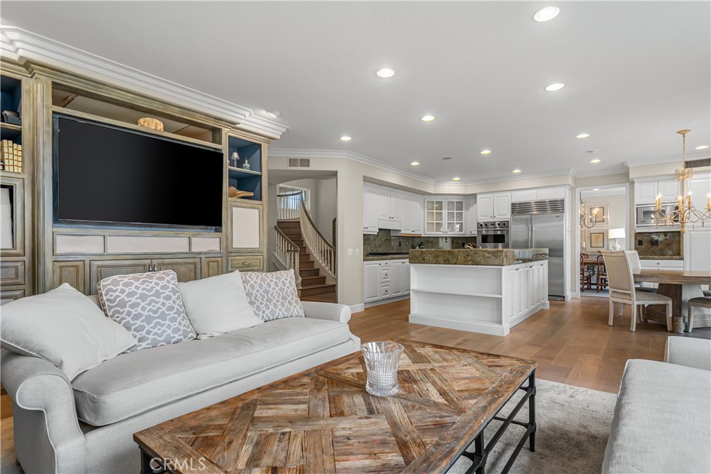 1441 High Bluff