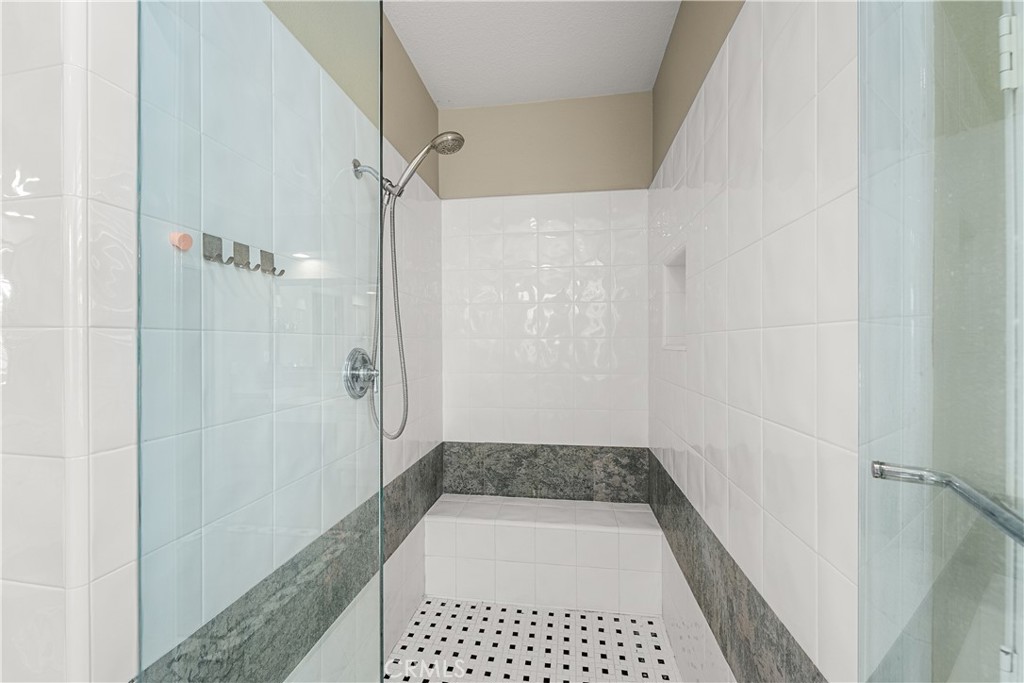 1441 High Bluff