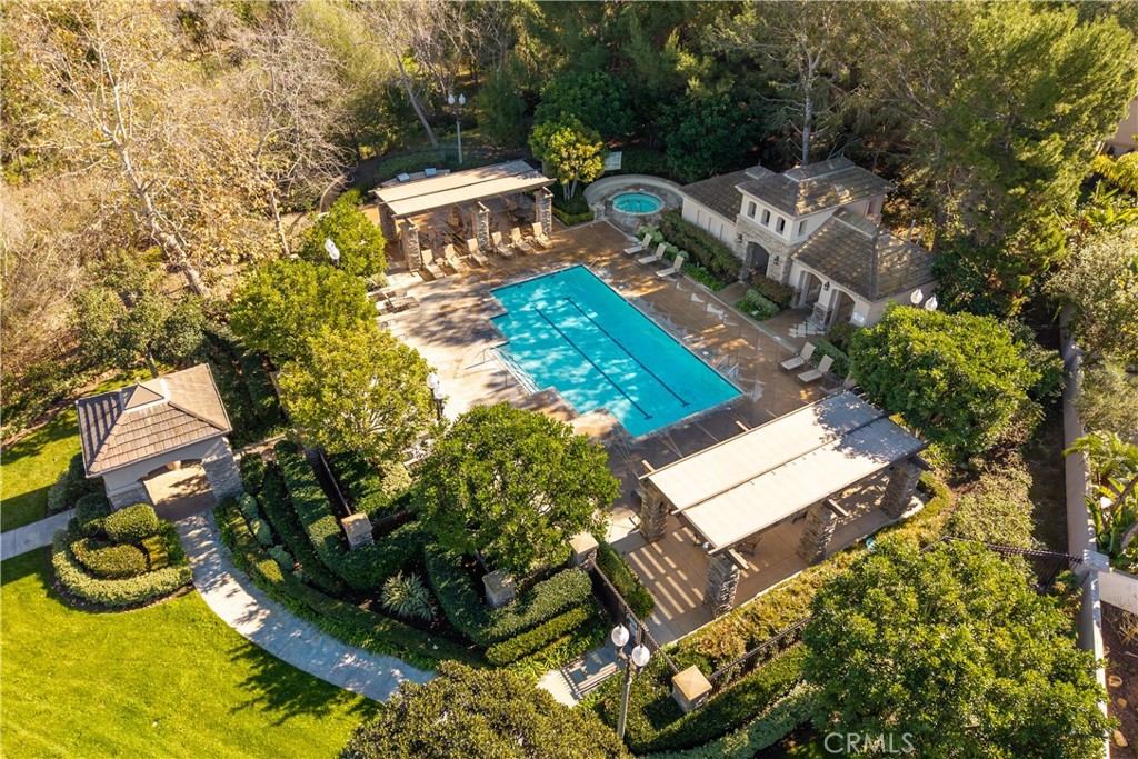 1441 High Bluff
