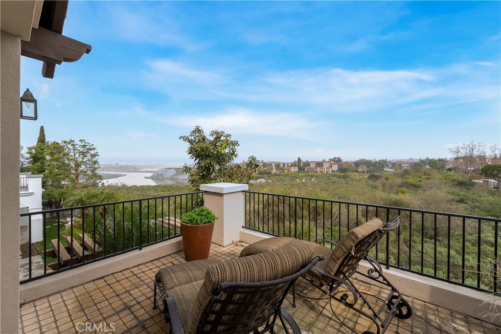 1441 High Bluff