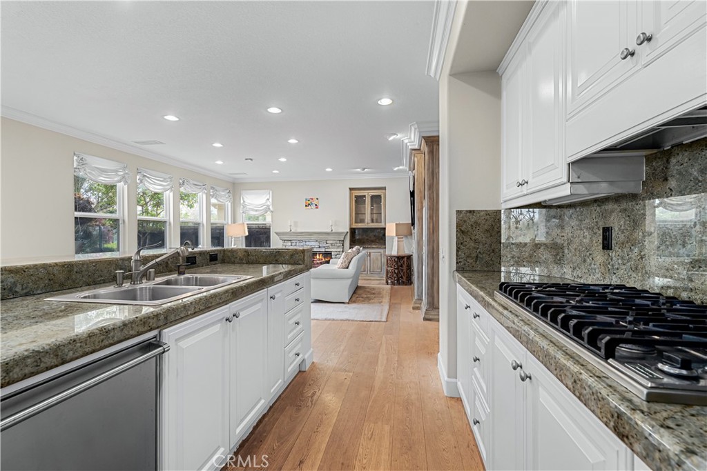 1441 High Bluff
