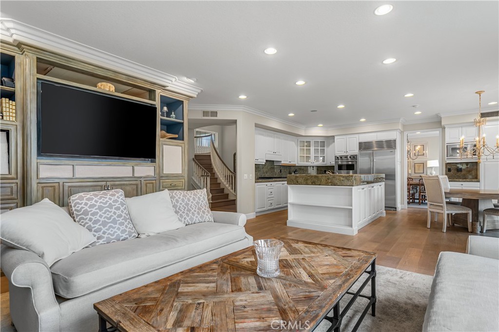 1441 High Bluff