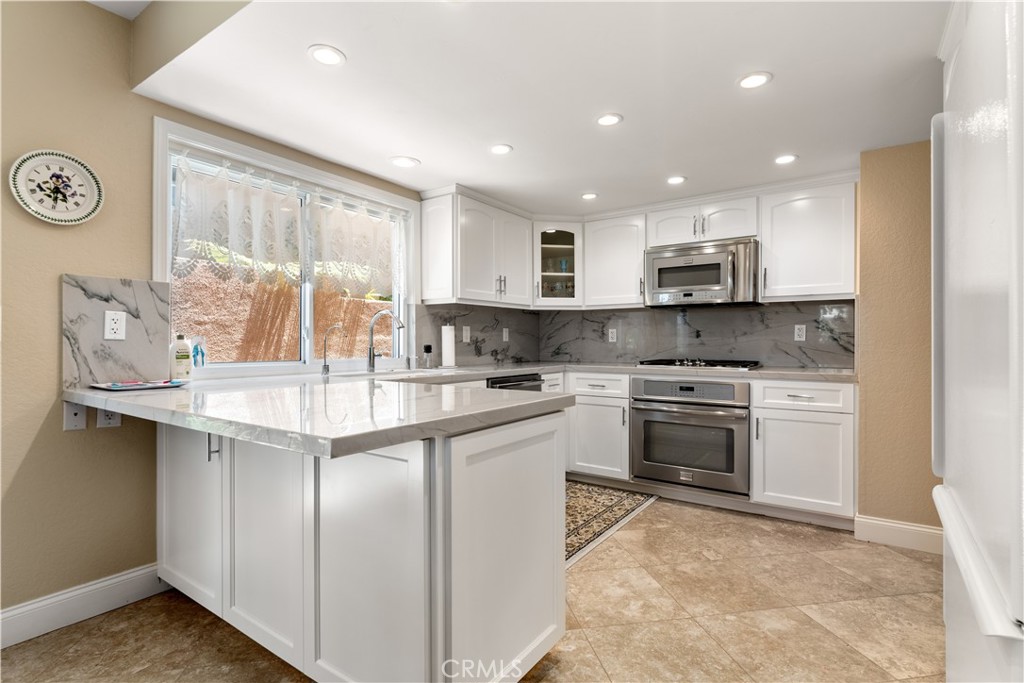 1106 Ridgecrest