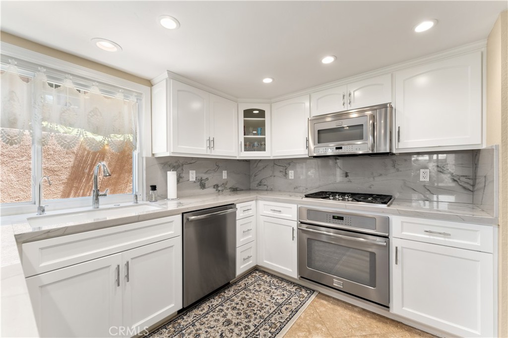 1106 Ridgecrest