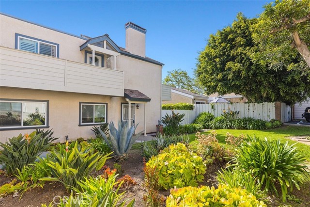 24122 Paseo Corona