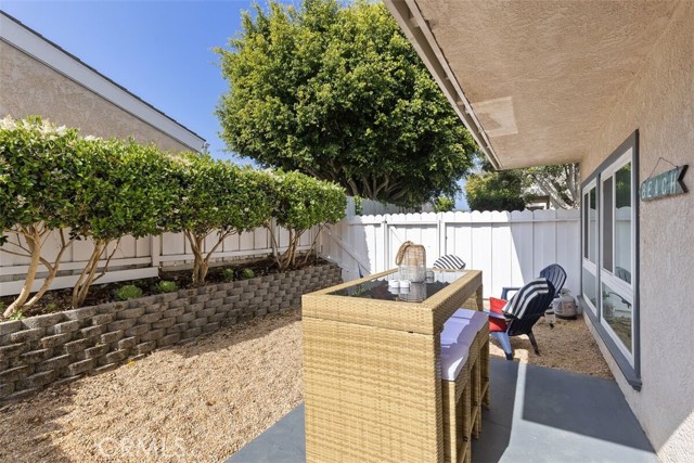 24122 Paseo Corona