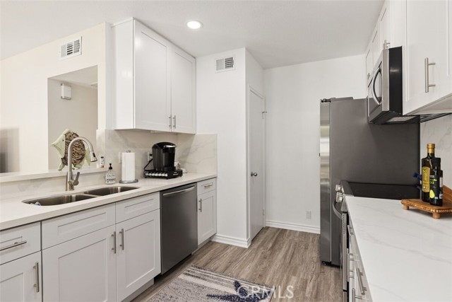 24122 Paseo Corona