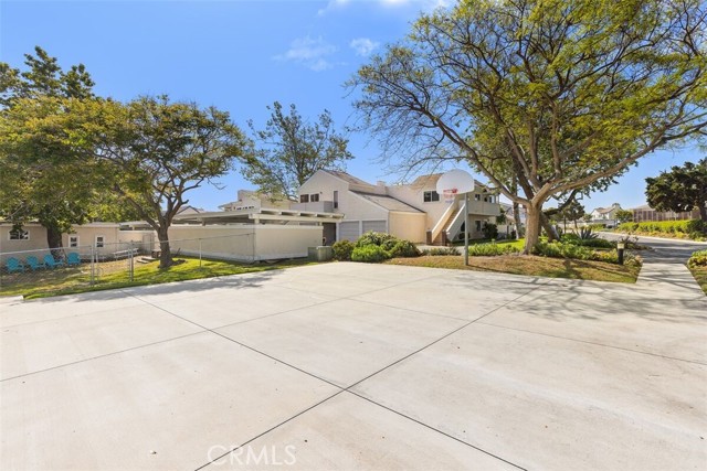 24122 Paseo Corona