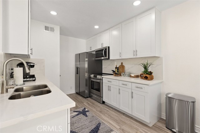 24122 Paseo Corona