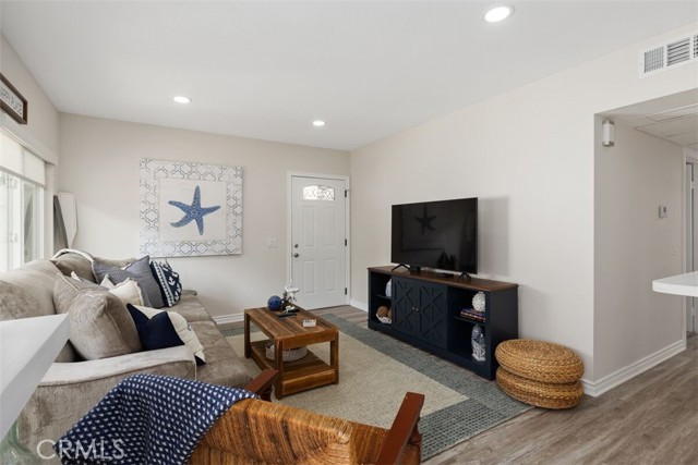 24122 Paseo Corona