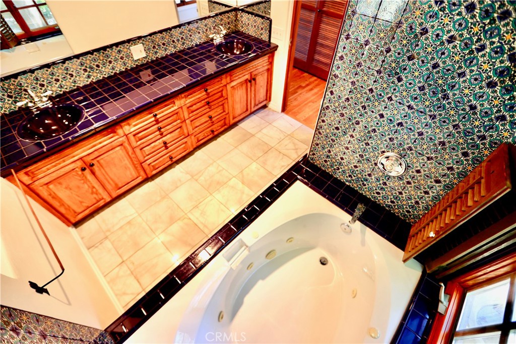 28817 Top Of The World Drive