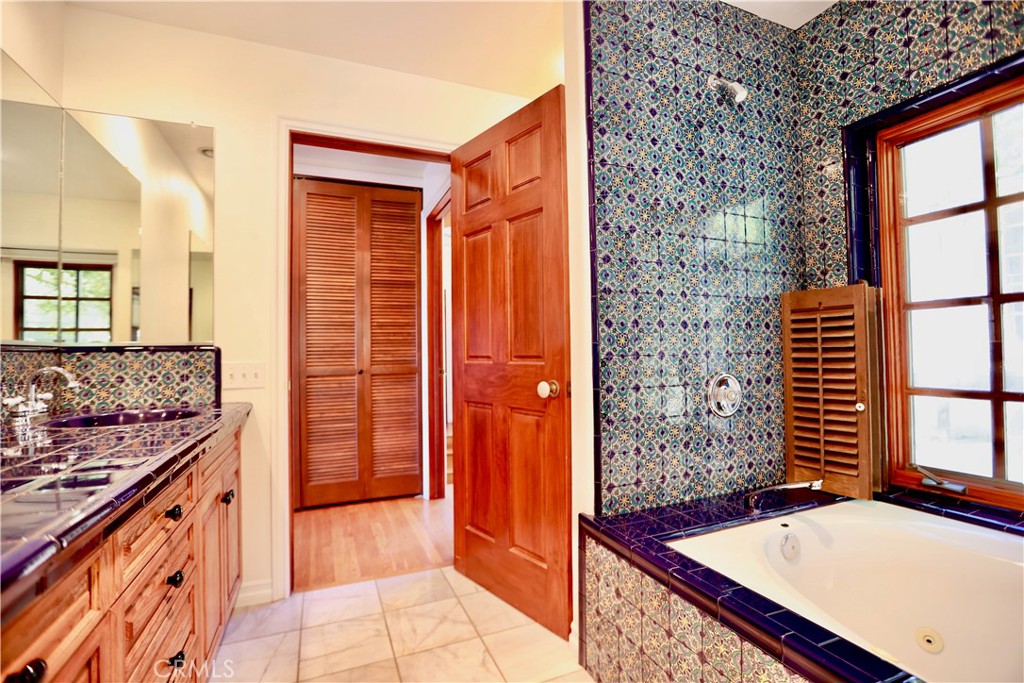 28817 Top Of The World Drive