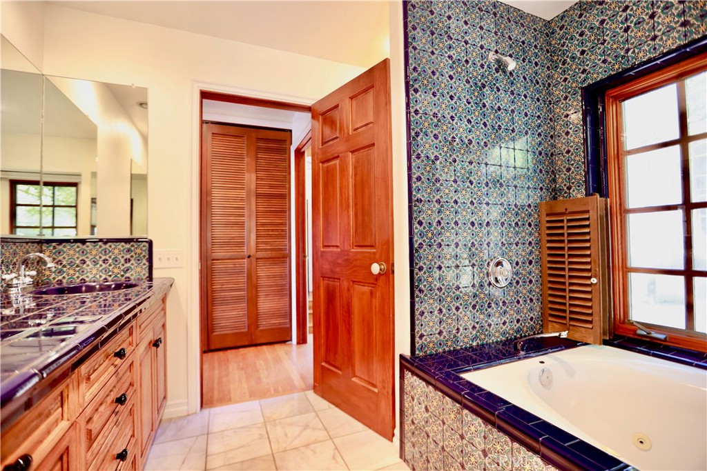 28817 Top Of The World Drive