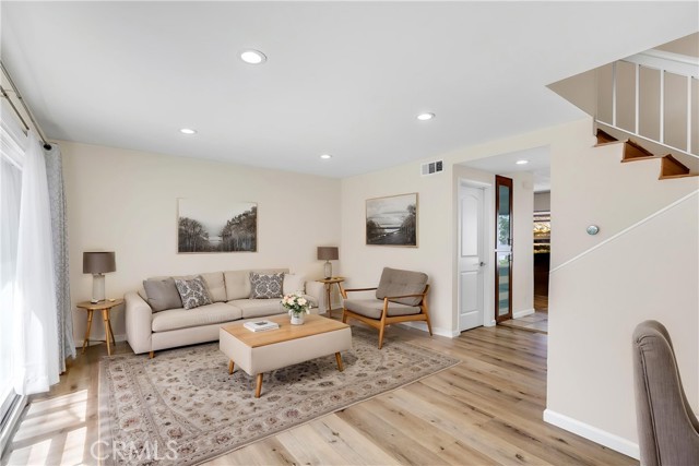 26415 Waterford CIR