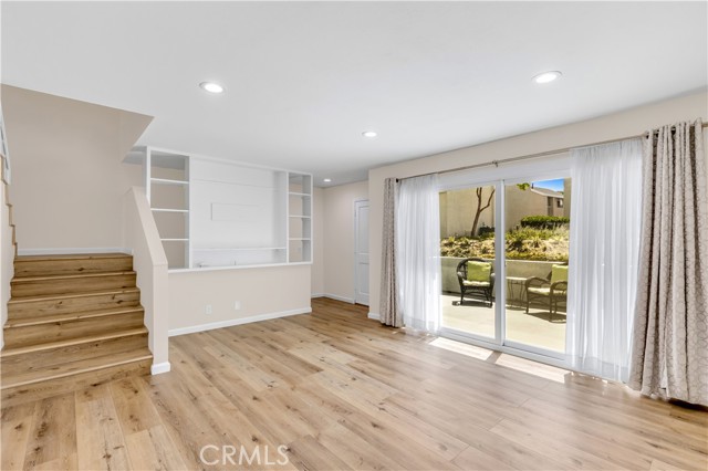 26415 Waterford CIR
