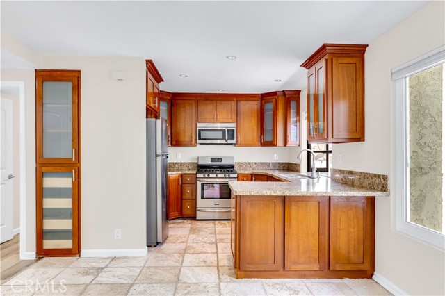 26415 Waterford CIR