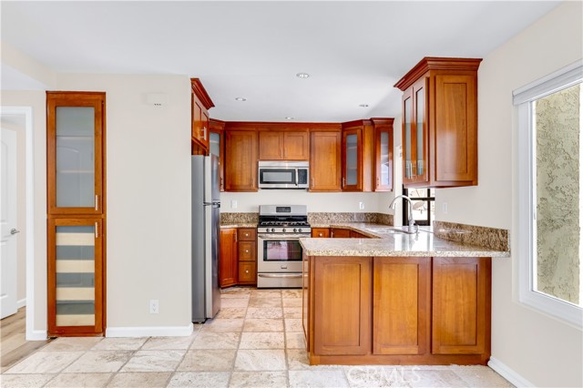 26415 Waterford CIR