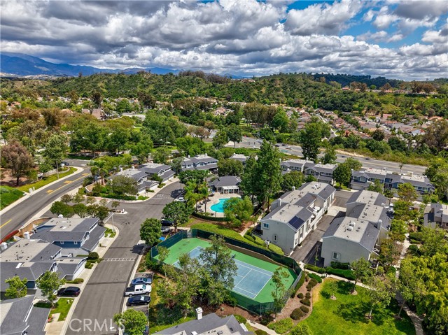 26415 Waterford CIR