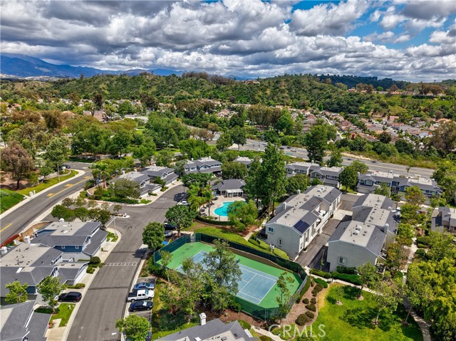 26415 Waterford CIR