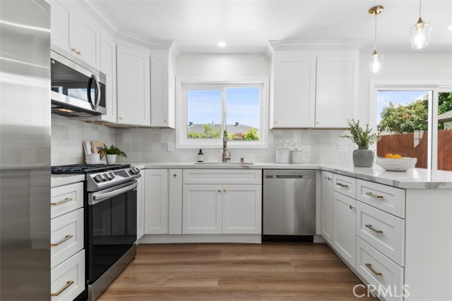 16622 Simonne LN