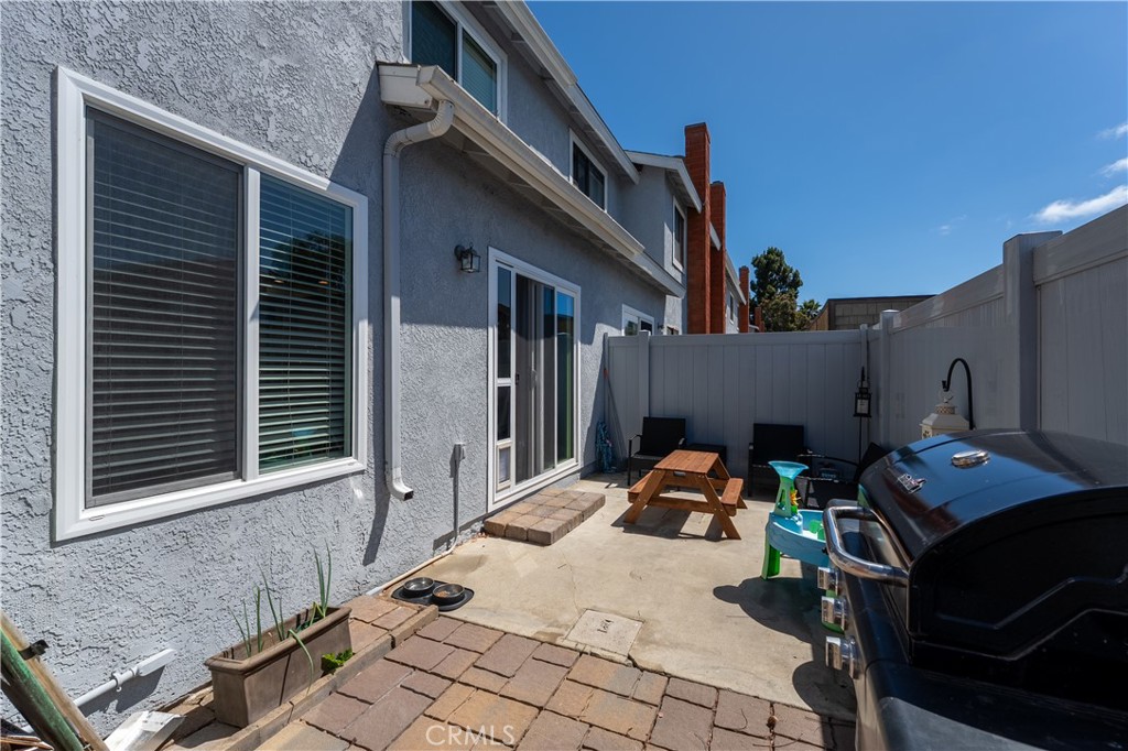 939 W 19th A1