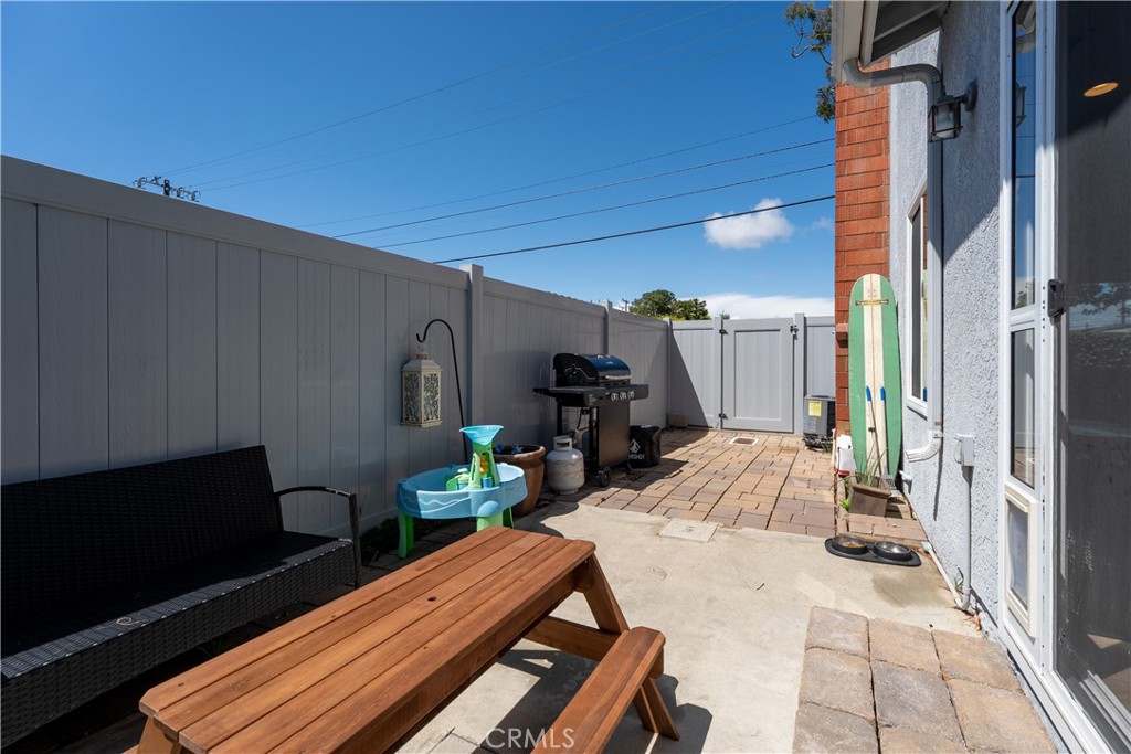 939 W 19th A1
