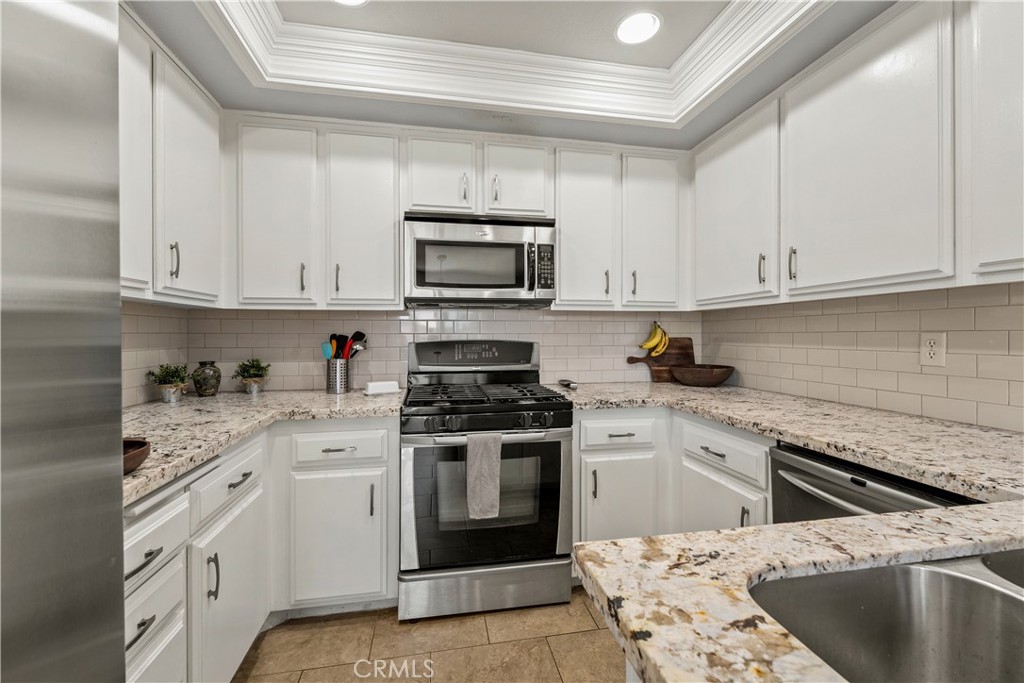 939 W 19th A1