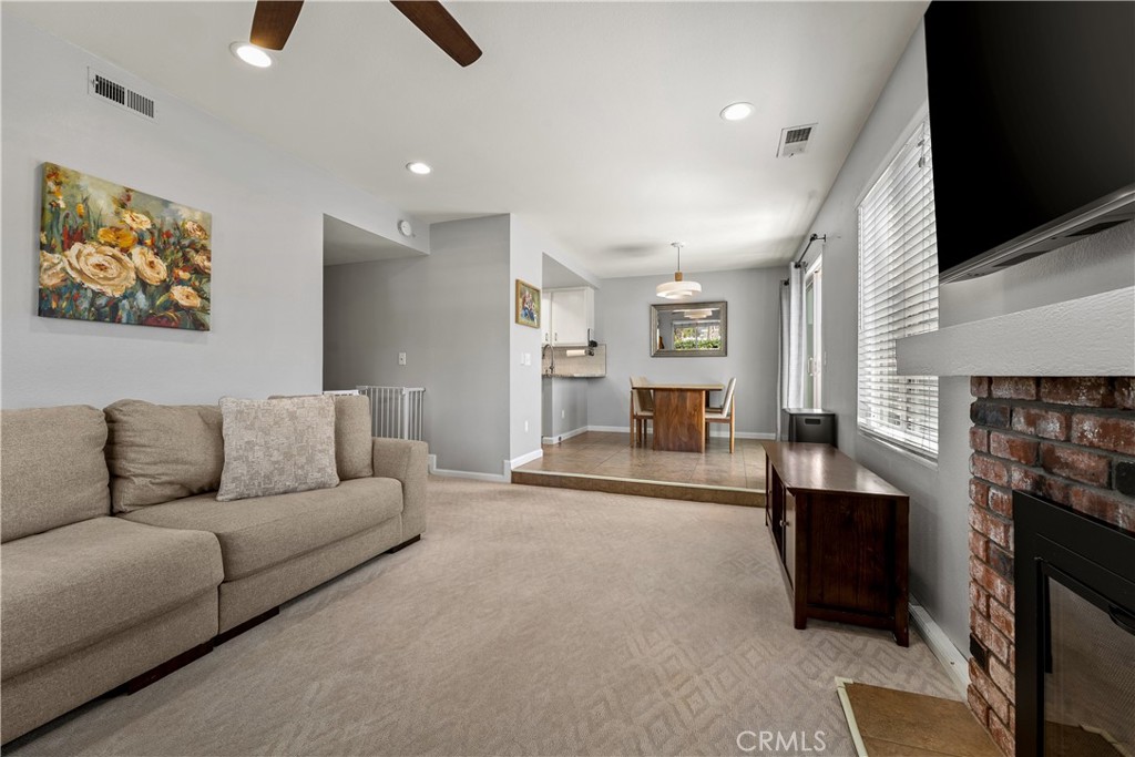 939 W 19th A1
