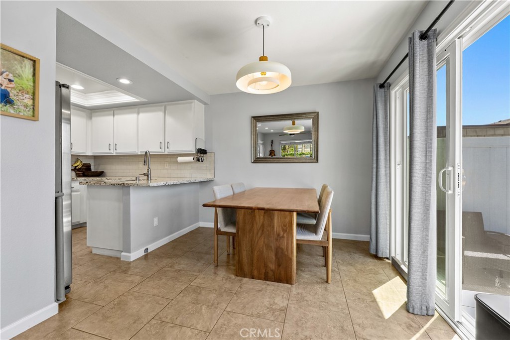 939 W 19th A1