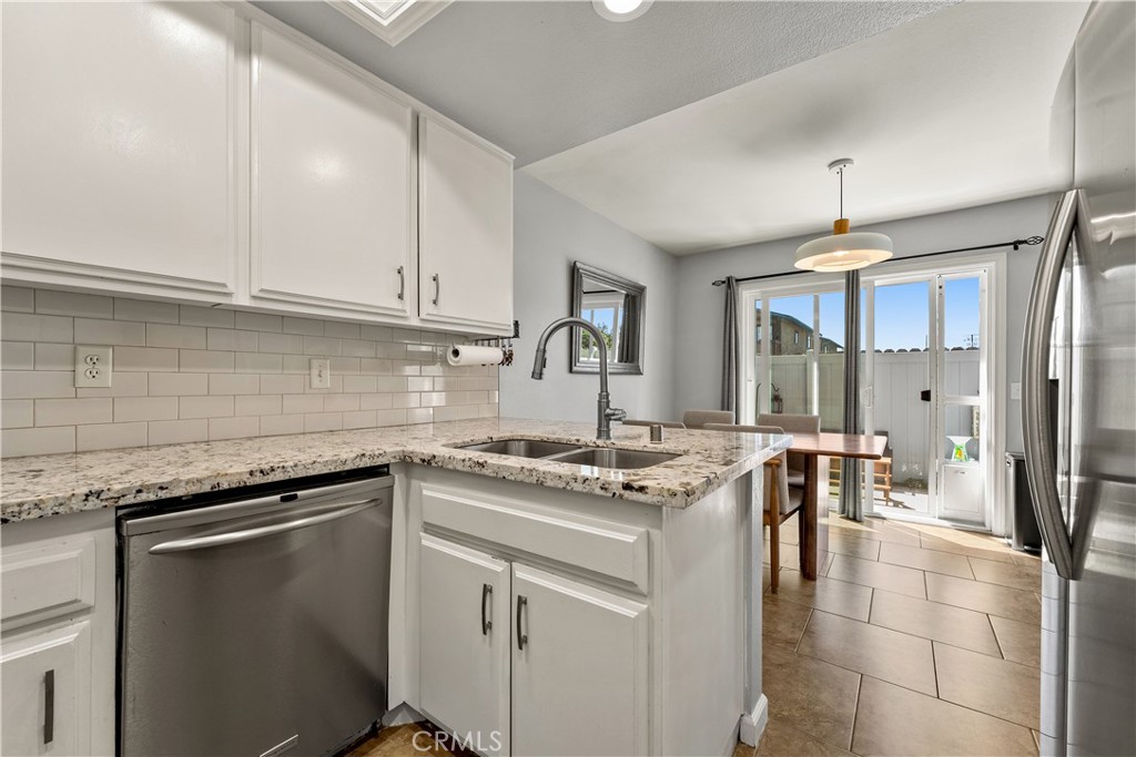 939 W 19th A1