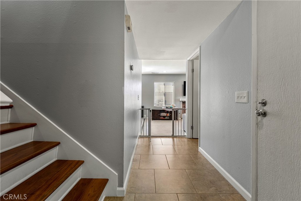 939 W 19th A1