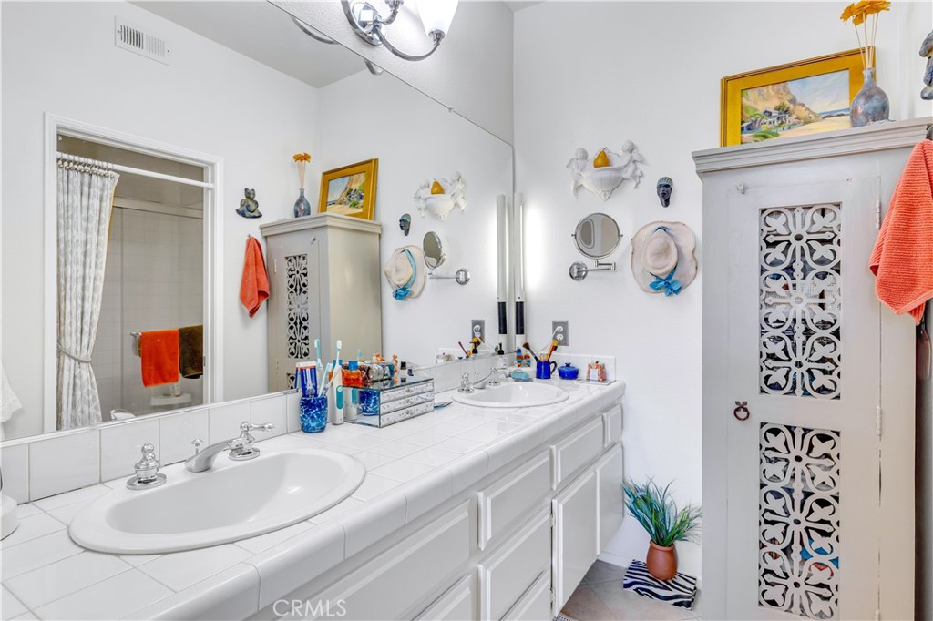 218 SW Shorebreaker Drive SE
