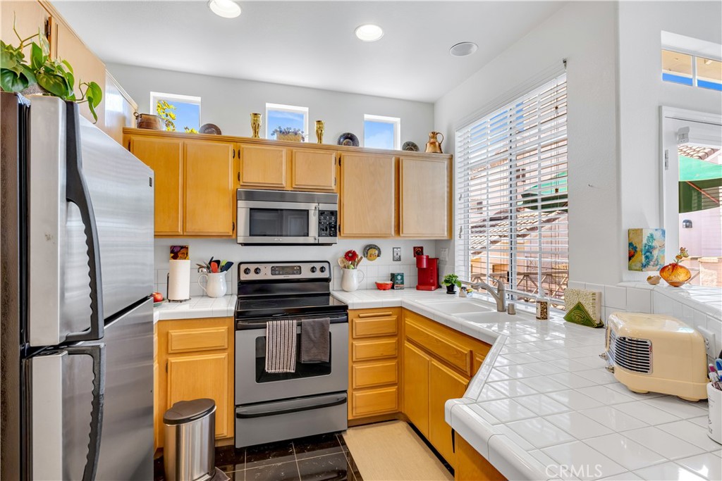 218 SW Shorebreaker Drive SE