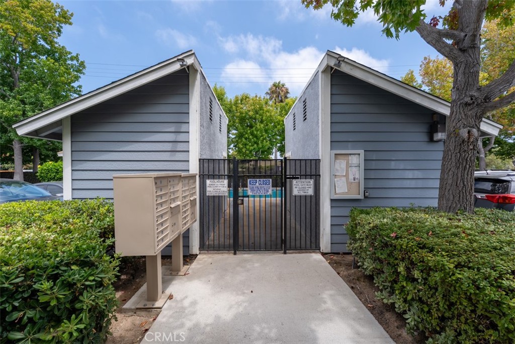 939 W 19th