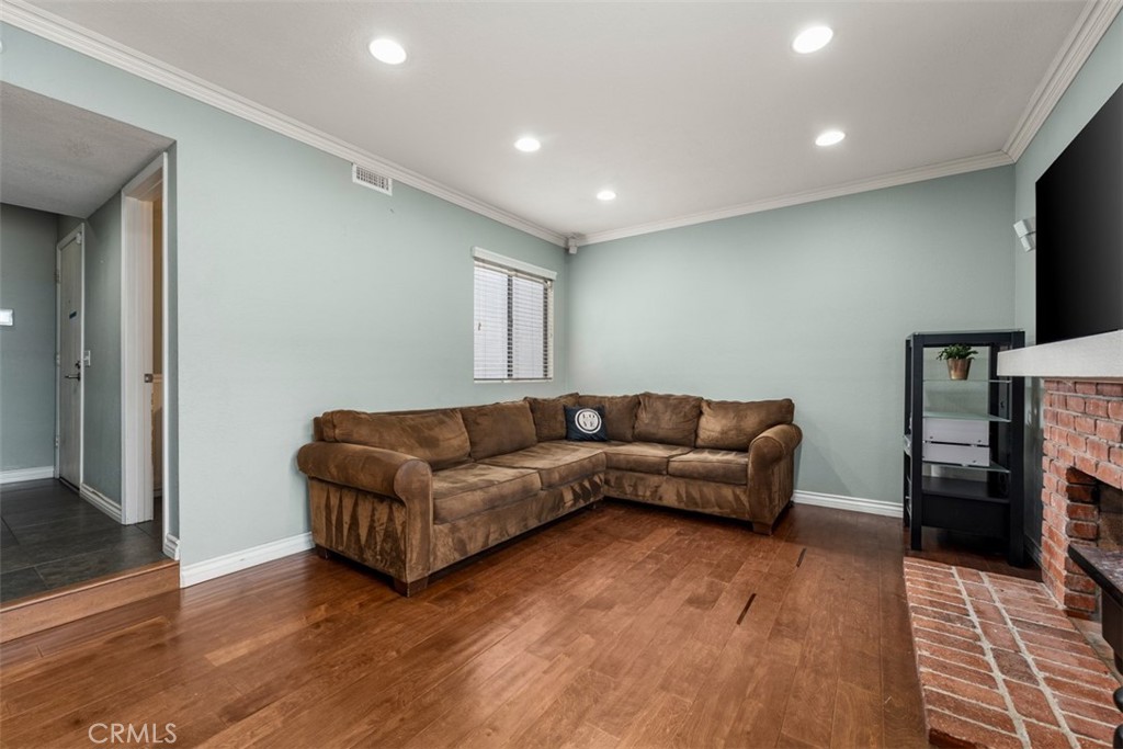 939 W 19th