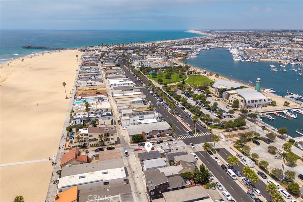 1527 W Balboa