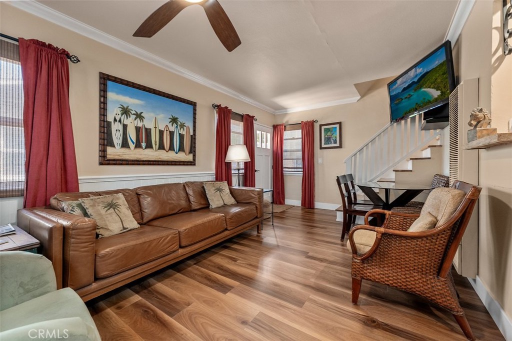 1527 W Balboa