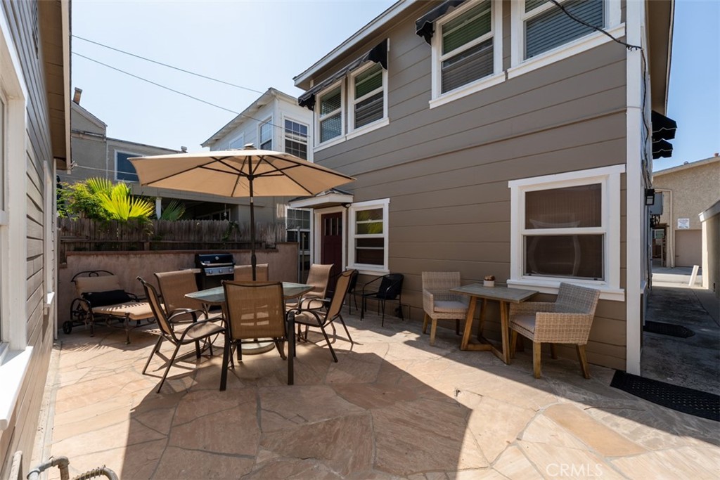 1527 W Balboa