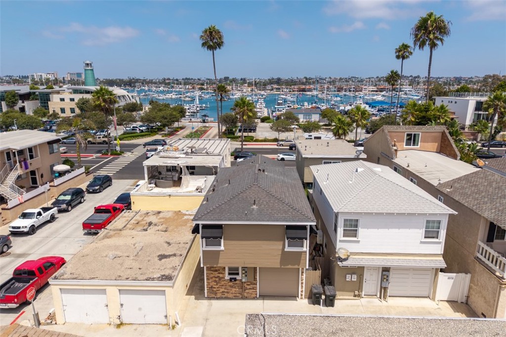 1527 W Balboa