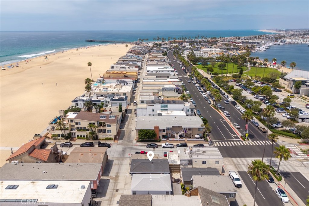 1527 W Balboa