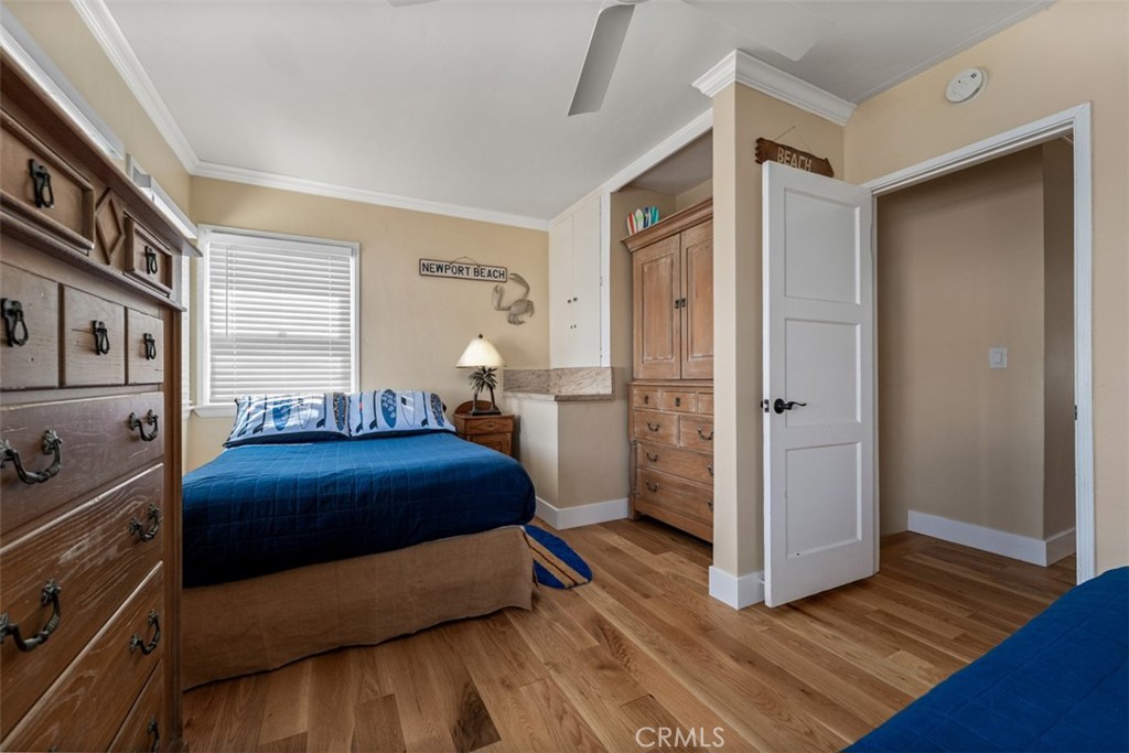 1527 W Balboa