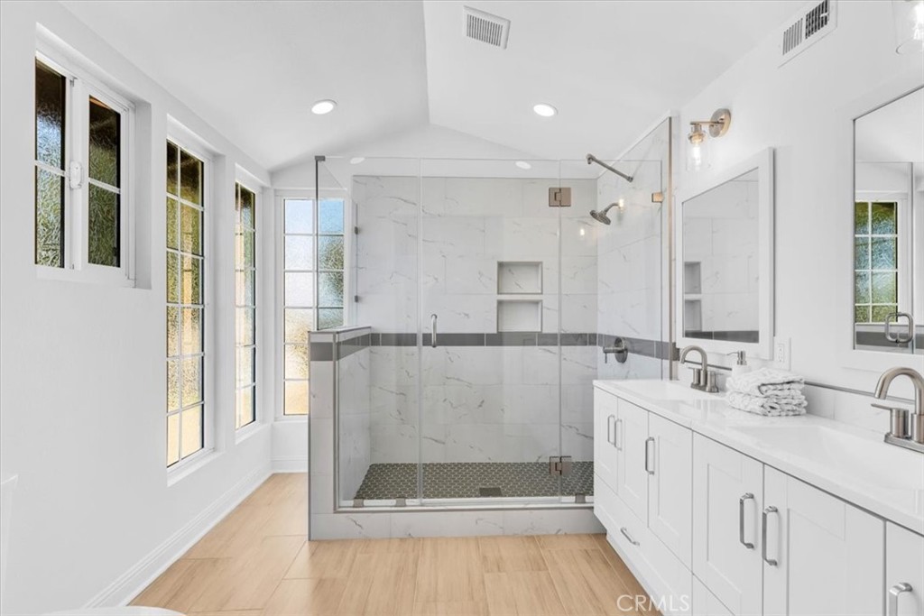 3315 Hawkwood