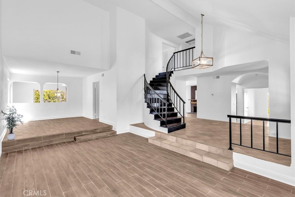3315 Hawkwood
