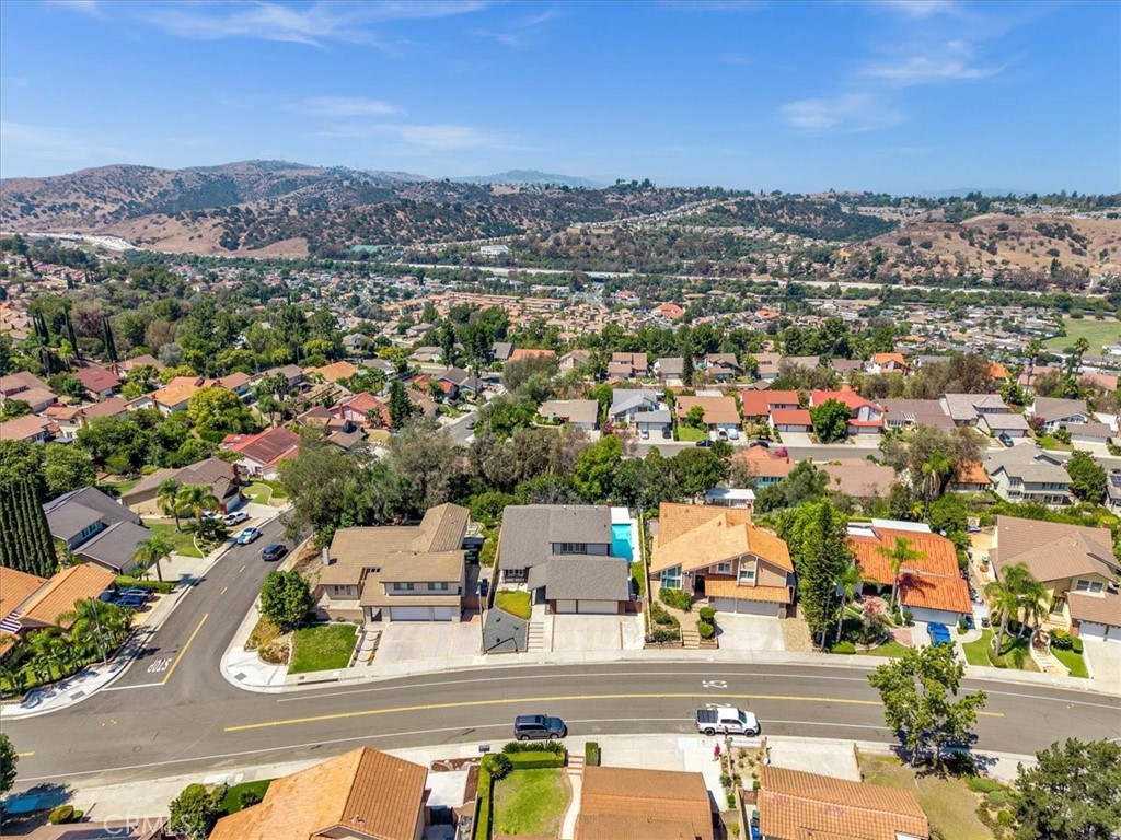 3315 Hawkwood