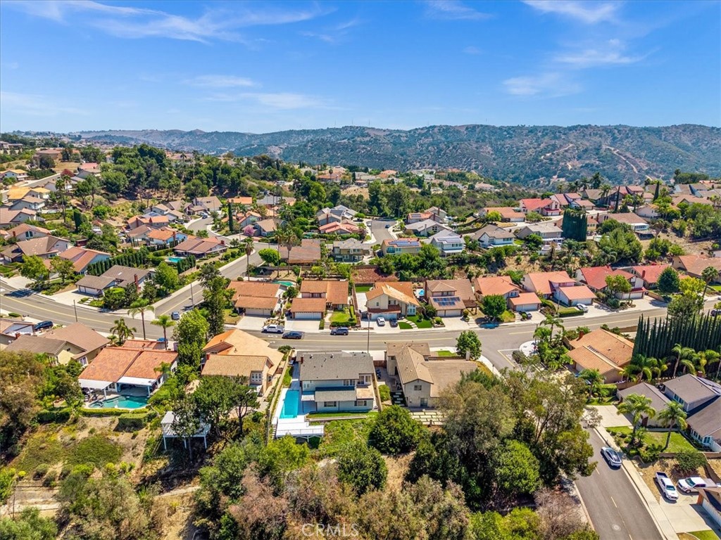 3315 Hawkwood