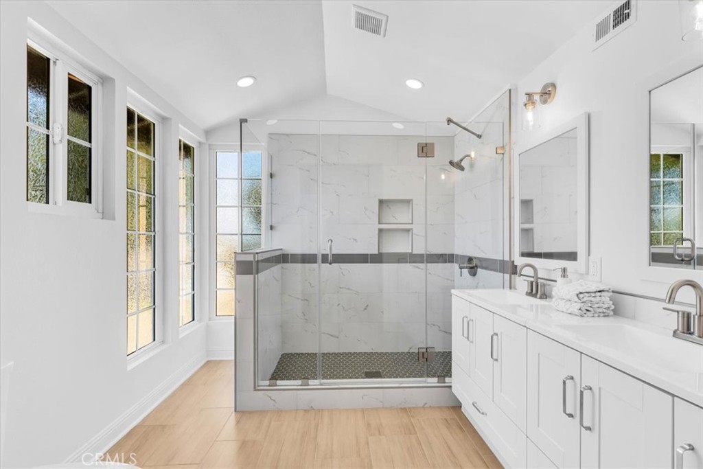 3315 Hawkwood