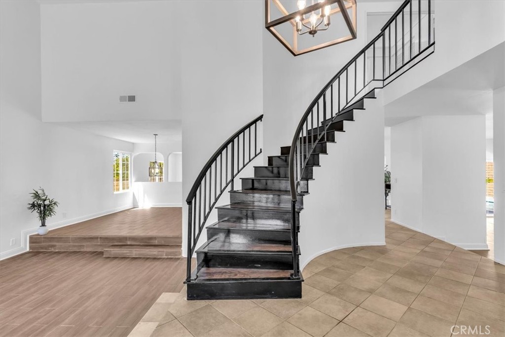 3315 Hawkwood