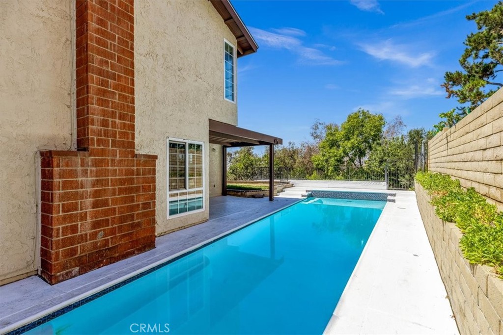 3315 Hawkwood